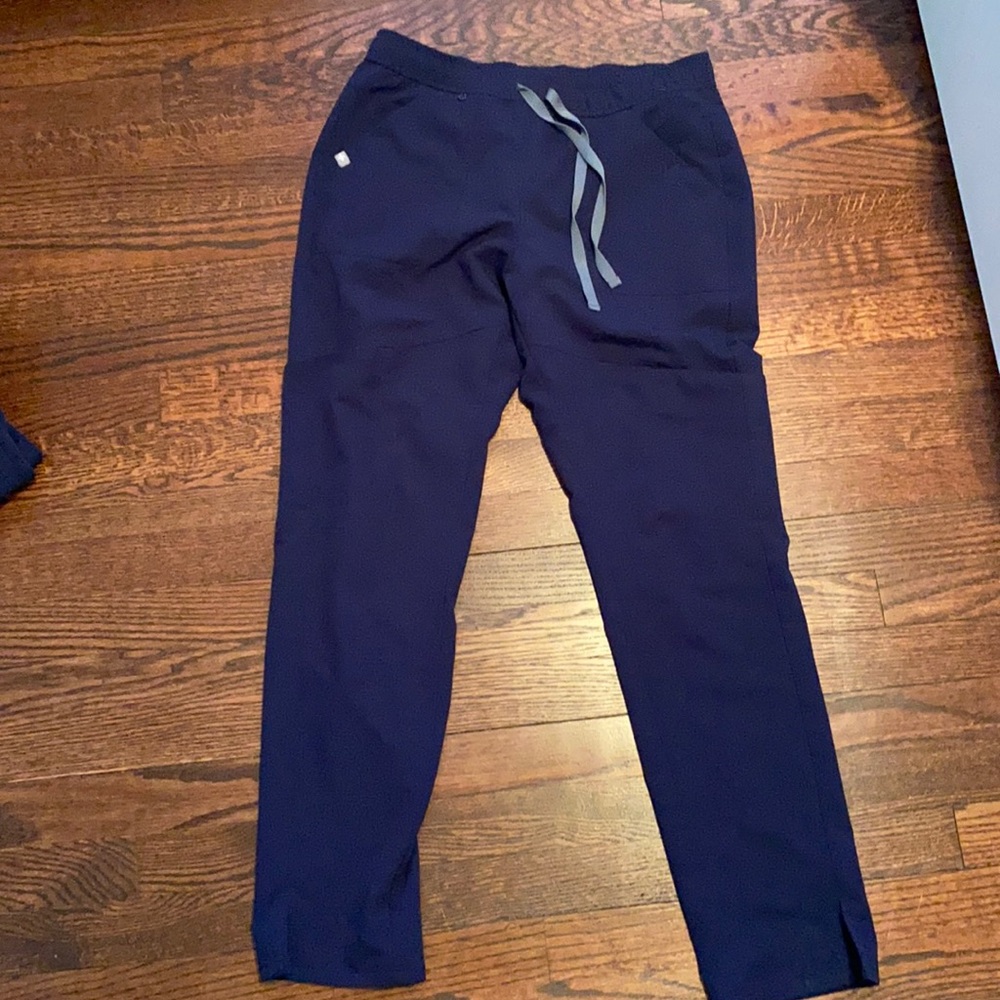 figs scrub pants